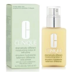 Clinique Dramatically Different Moisturizing Lotion+ - For Very Dry To Dry Combination Skin (With Pump) 125ml 7 Clinique Dramatically Different Moisturizing Lotion+ - For Very Dry To Dry Combination Skin (With Pump) 125ml -Skin Care Store 15909480401 1 FULL